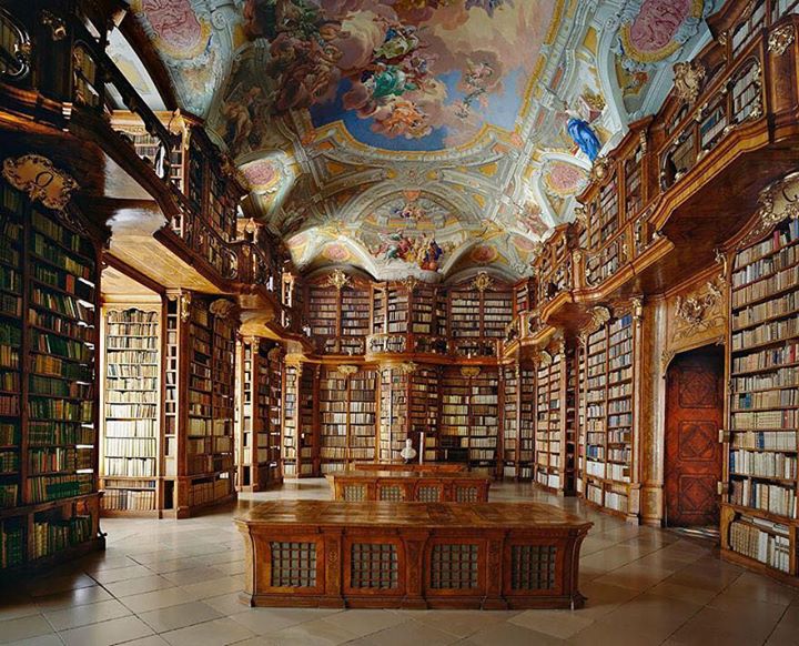 la-bibliotheque-du-jour-celle-du-monastere-de-st-florent-en-autriche.jpg